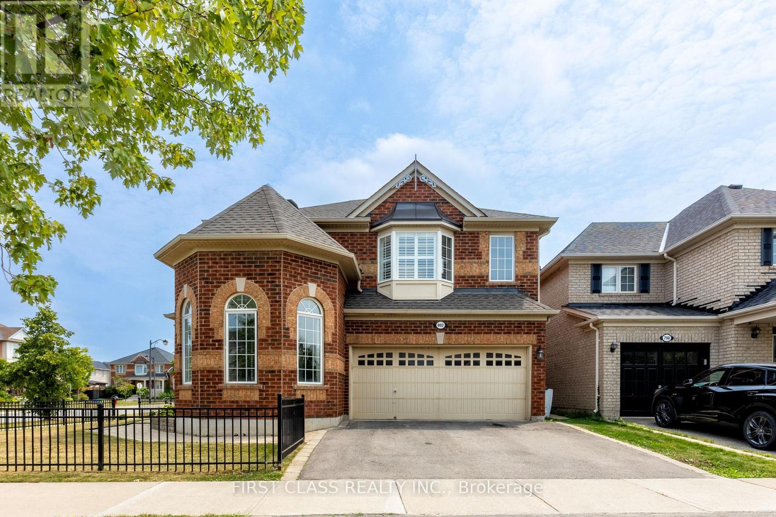 Photo 35 of 802 Yates Drive, Milton ON