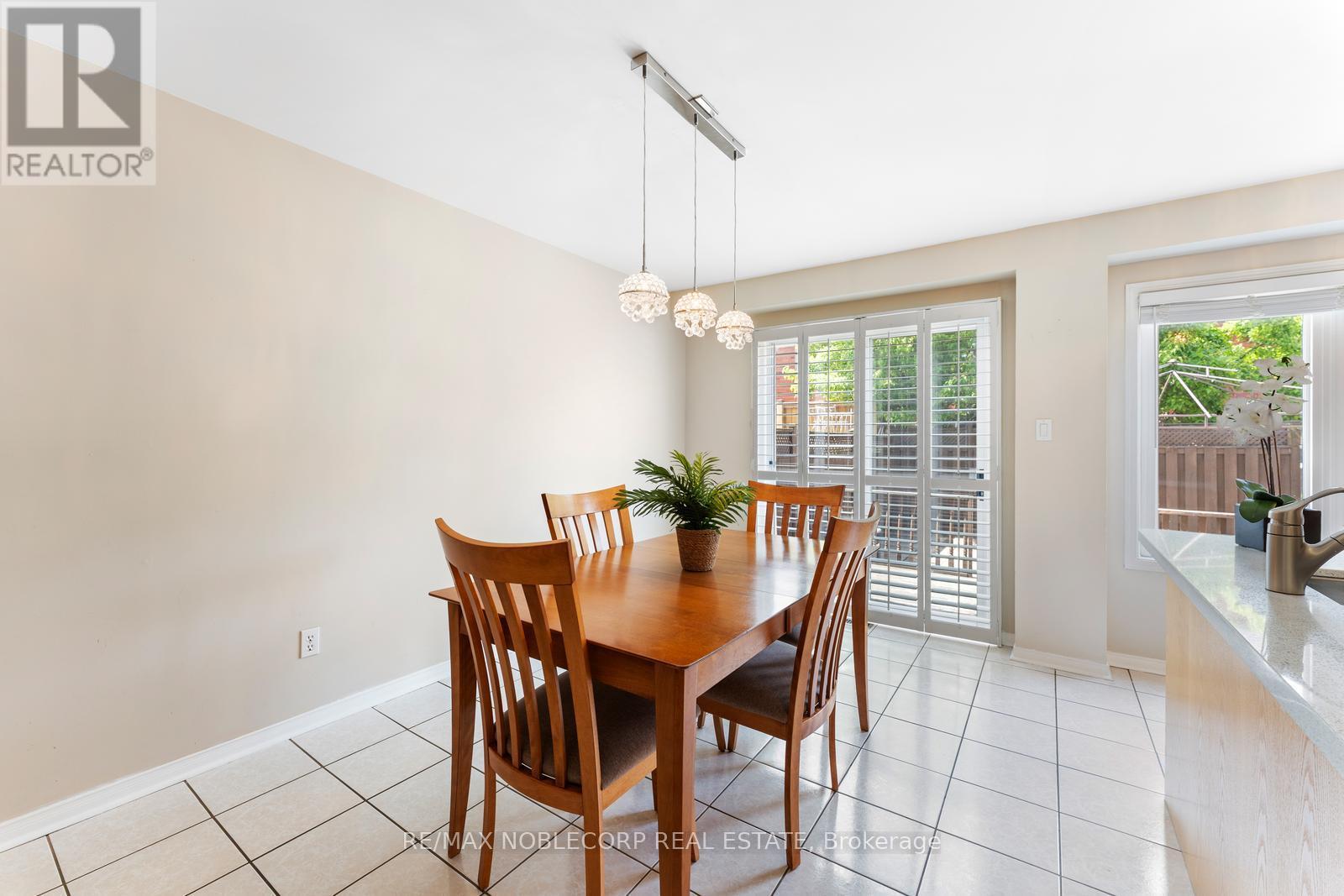 Photo 16 of 44 Hanton Crescent, Caledon ON