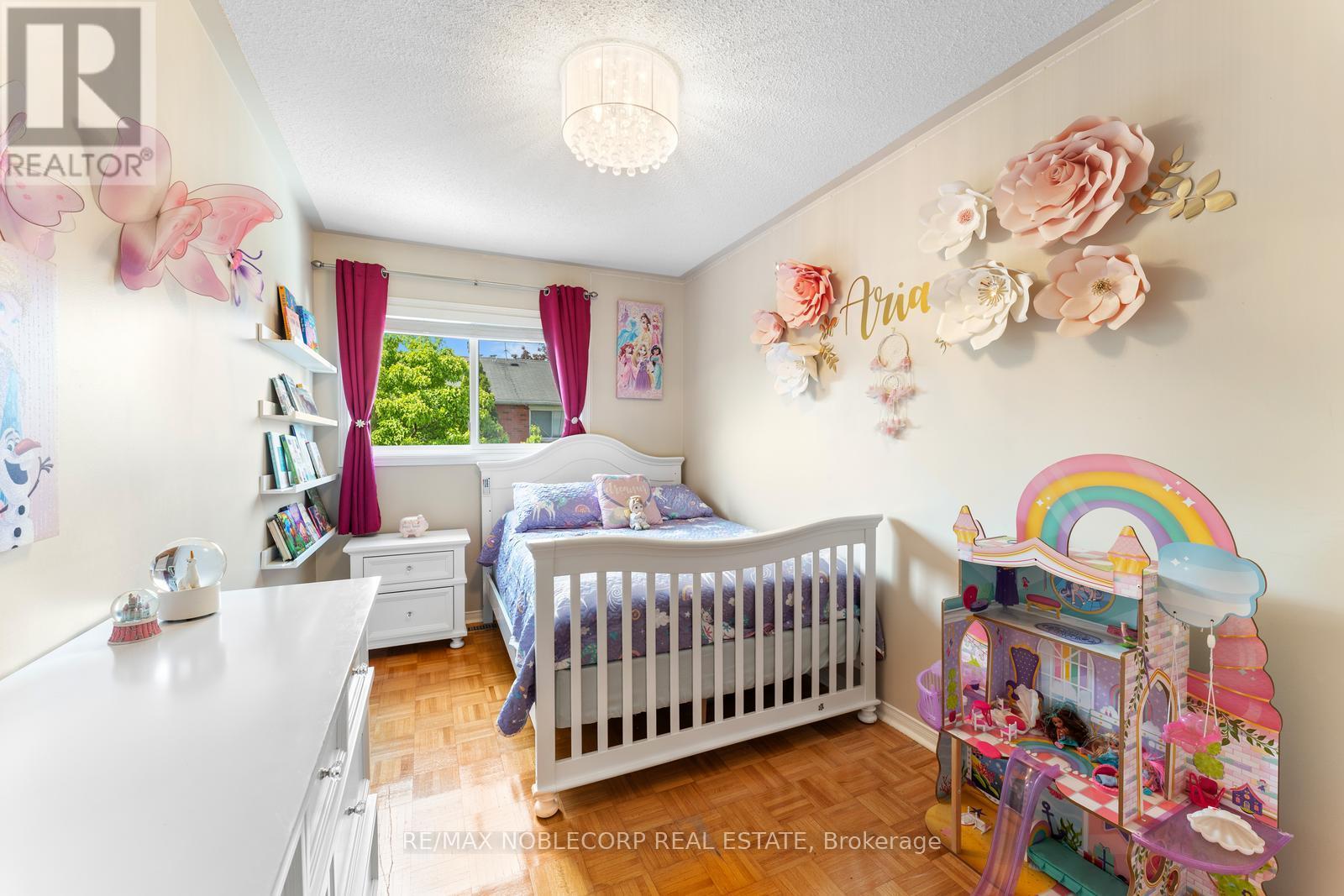 Photo 24 of 44 Hanton Crescent, Caledon ON
