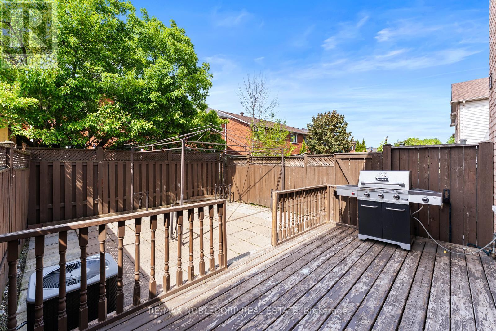 Photo 25 of 44 Hanton Crescent, Caledon ON