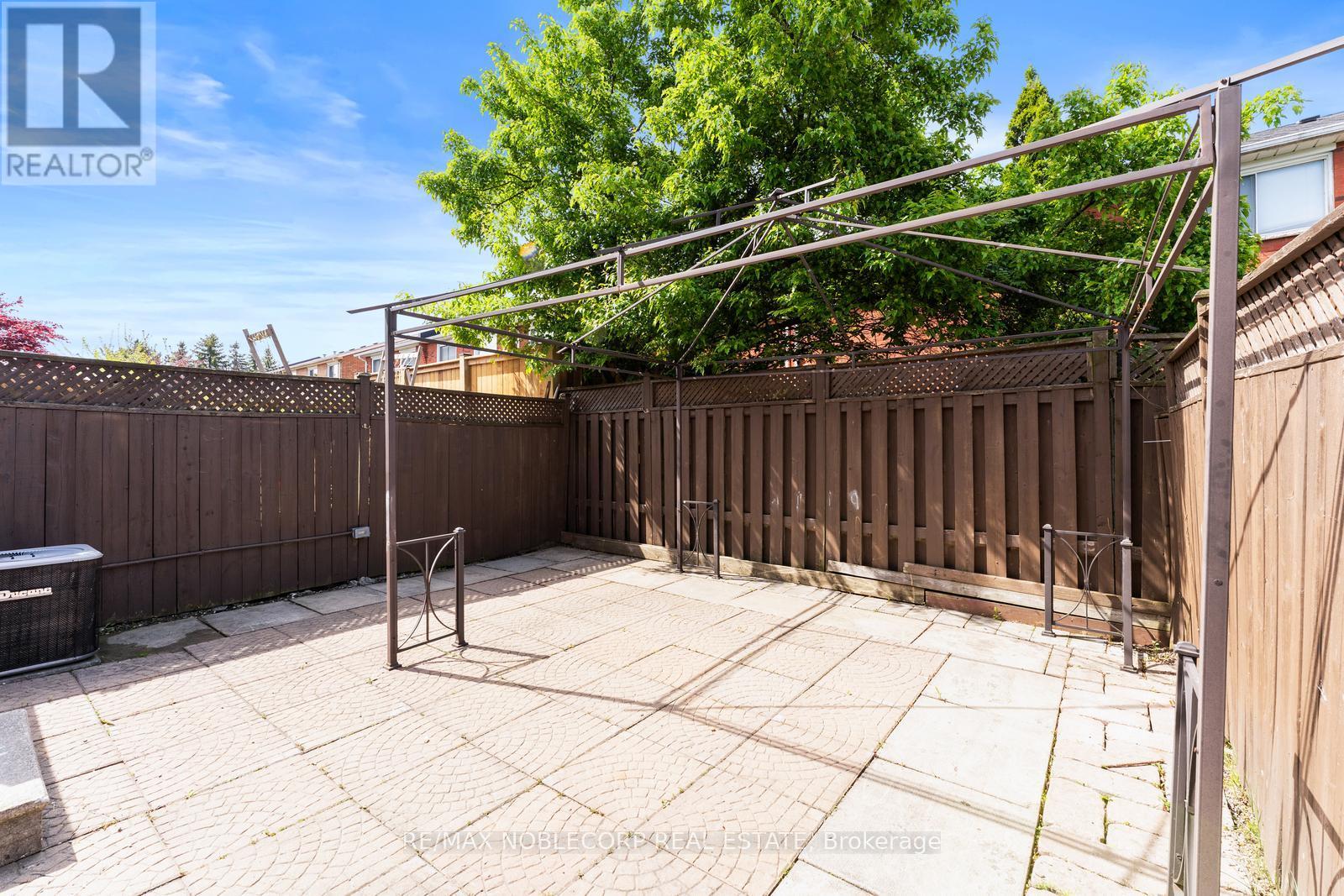 Photo 27 of 44 Hanton Crescent, Caledon ON