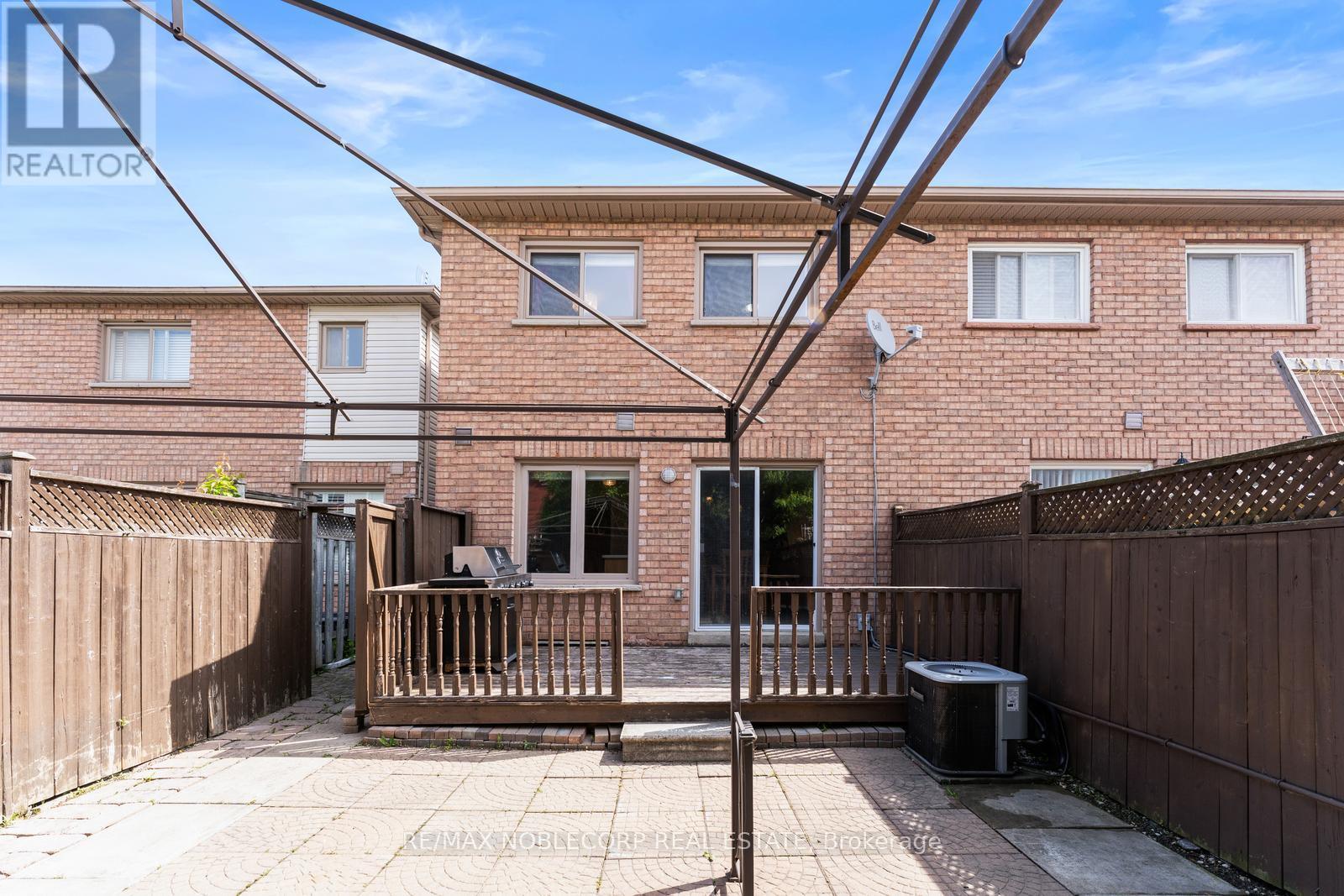 Photo 30 of 44 Hanton Crescent, Caledon ON