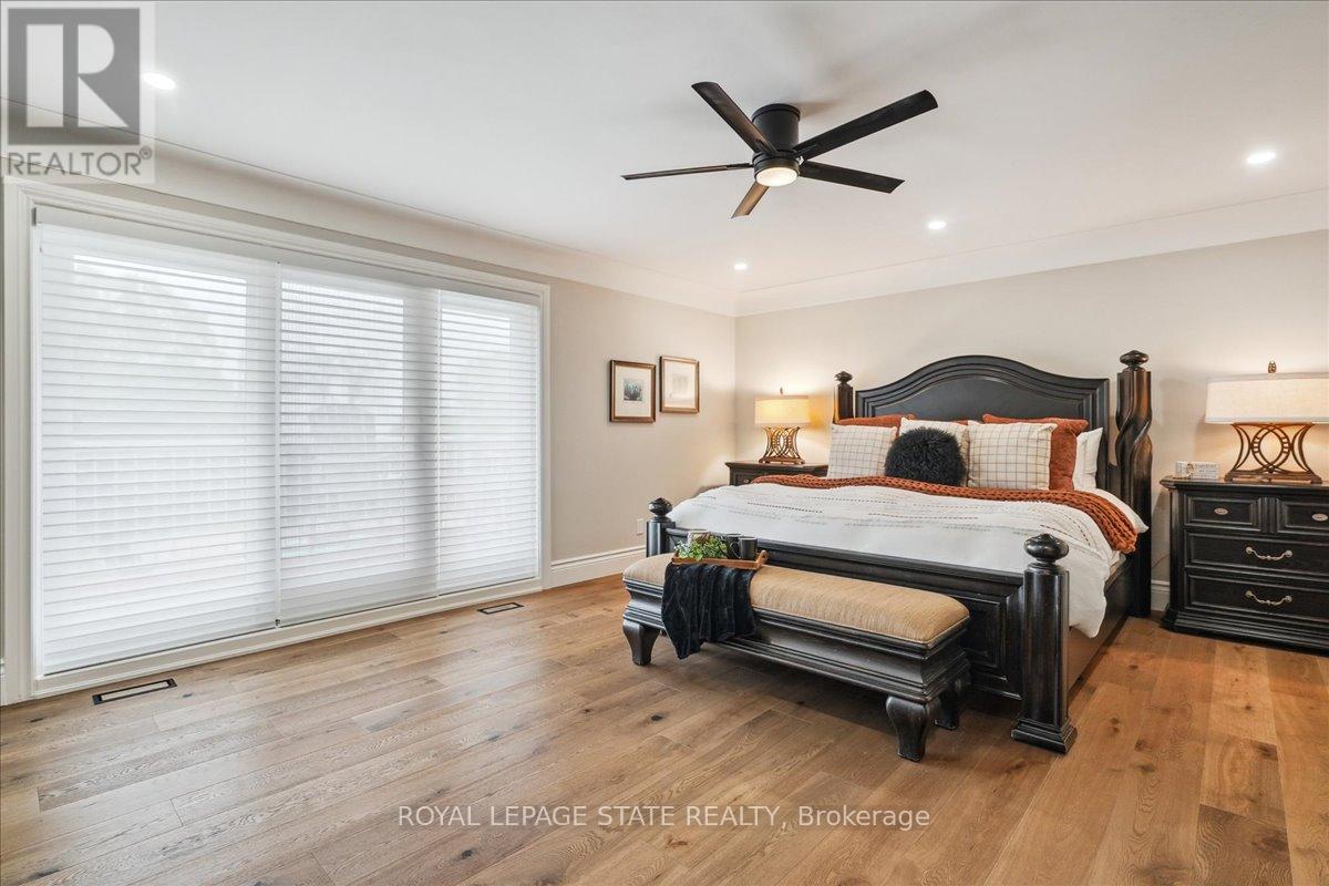Photo 29 of 10 Azalea Court, Hamilton ON