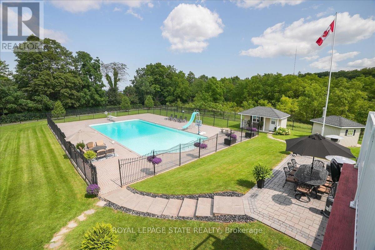 Photo 22 of 10 Azalea Court, Hamilton ON