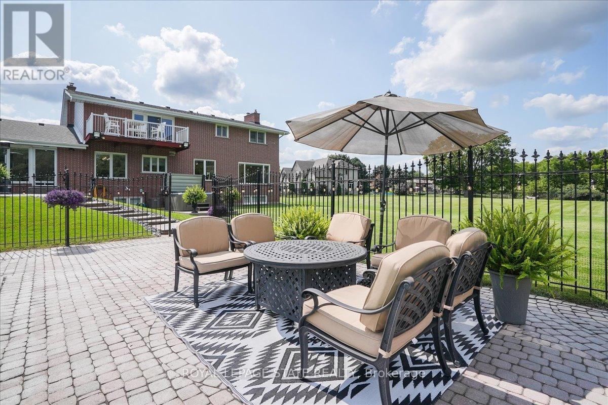 Photo 11 of 10 Azalea Court, Hamilton ON