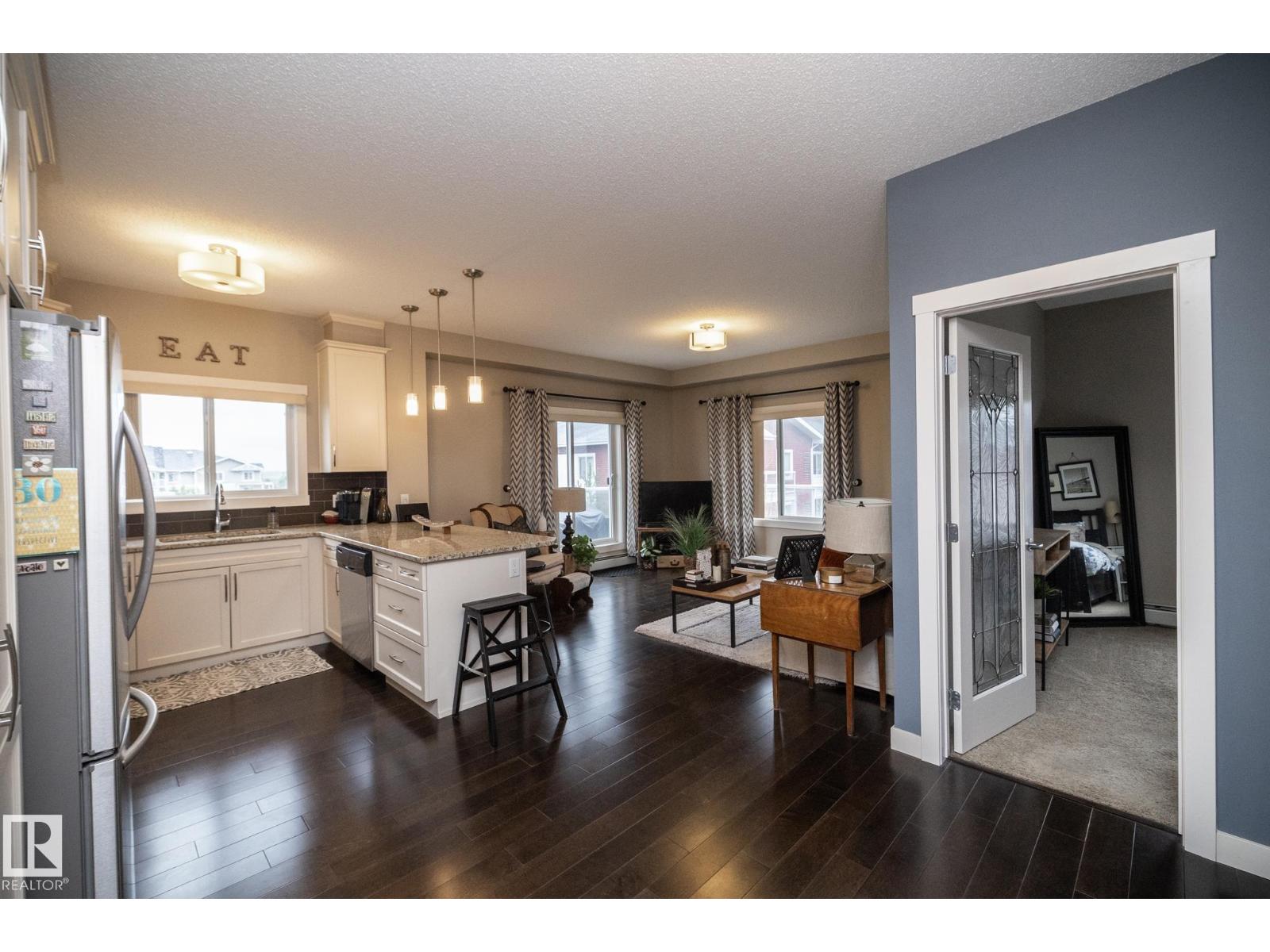 Photo 14 of 402 2207 44 Av Nw, Edmonton AB