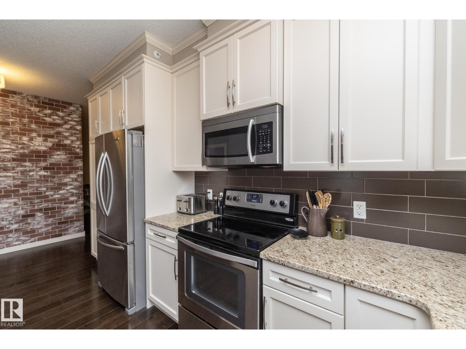 Photo 20 of 402 2207 44 Av Nw, Edmonton AB