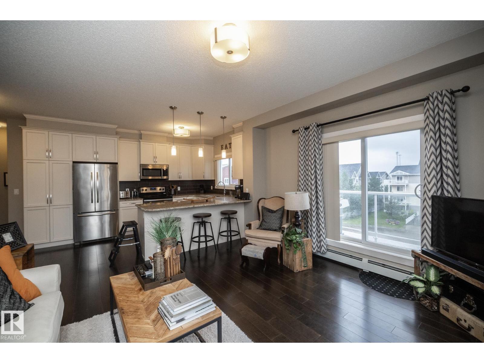 Photo 23 of 402 2207 44 Av Nw, Edmonton AB