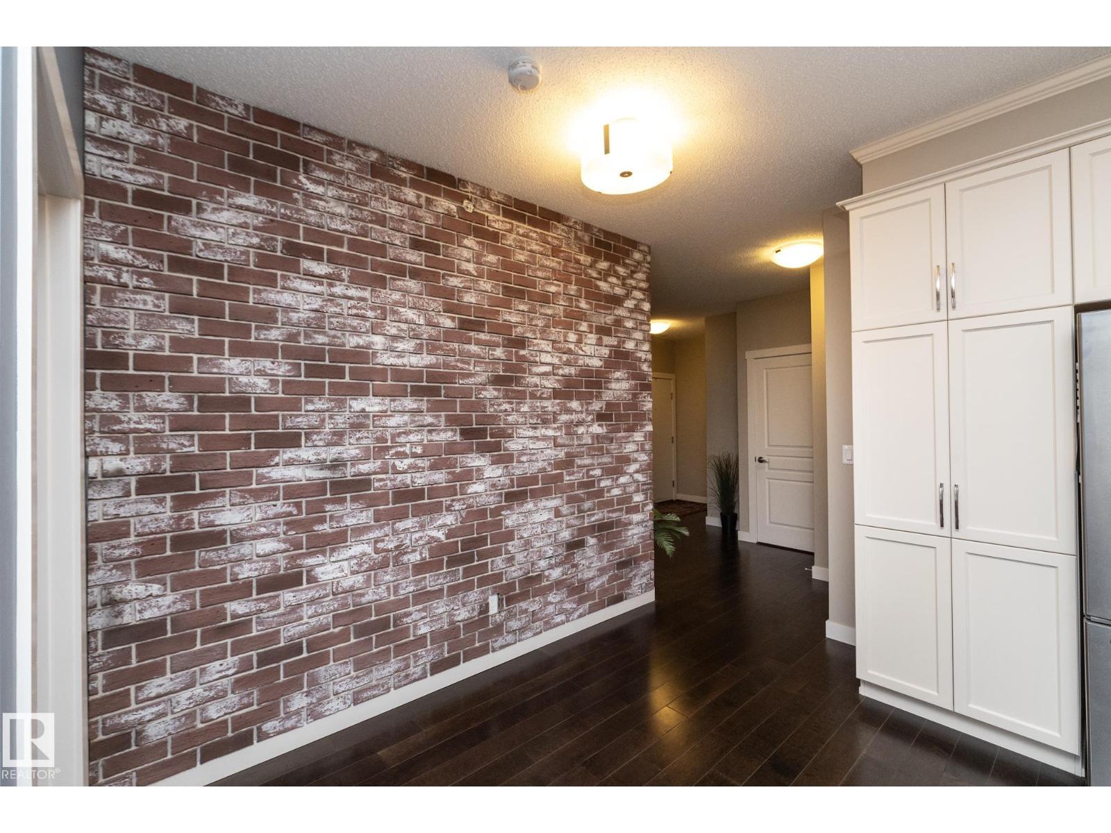 Photo 13 of 402 2207 44 Av Nw, Edmonton AB