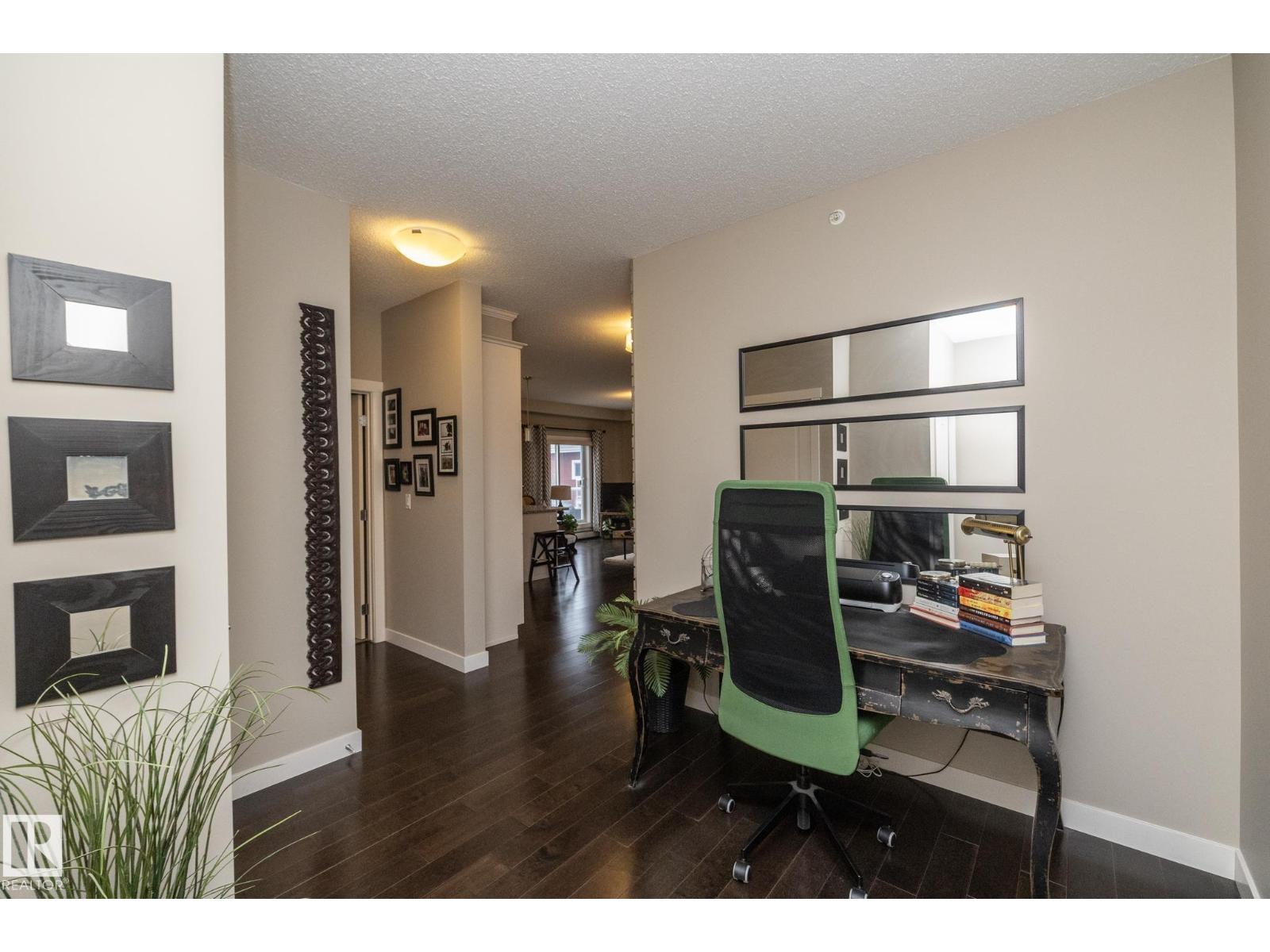 Photo 5 of 402 2207 44 Av Nw, Edmonton AB