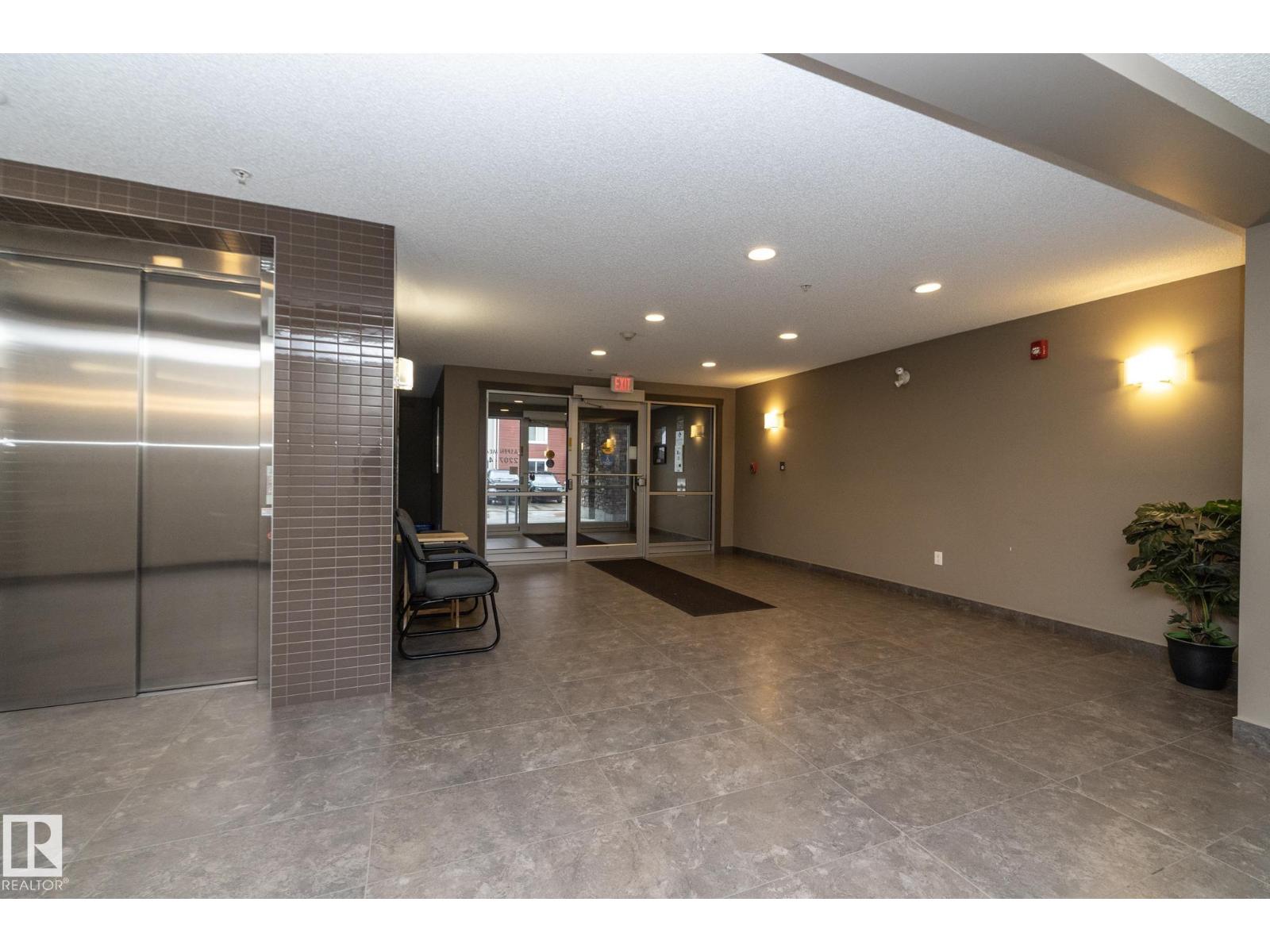 Photo 45 of 402 2207 44 Av Nw, Edmonton AB
