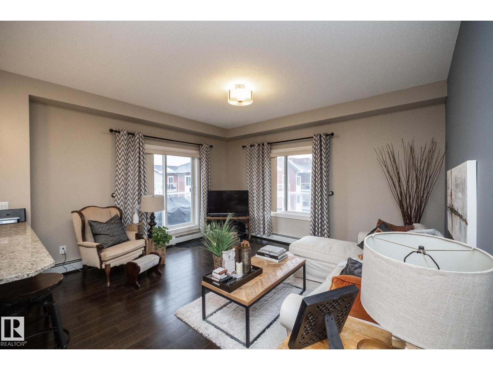 Photo 17 of 402 2207 44 Av Nw, Edmonton AB