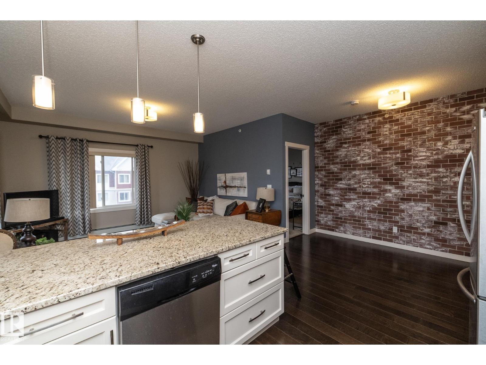 Photo 19 of 402 2207 44 Av Nw, Edmonton AB
