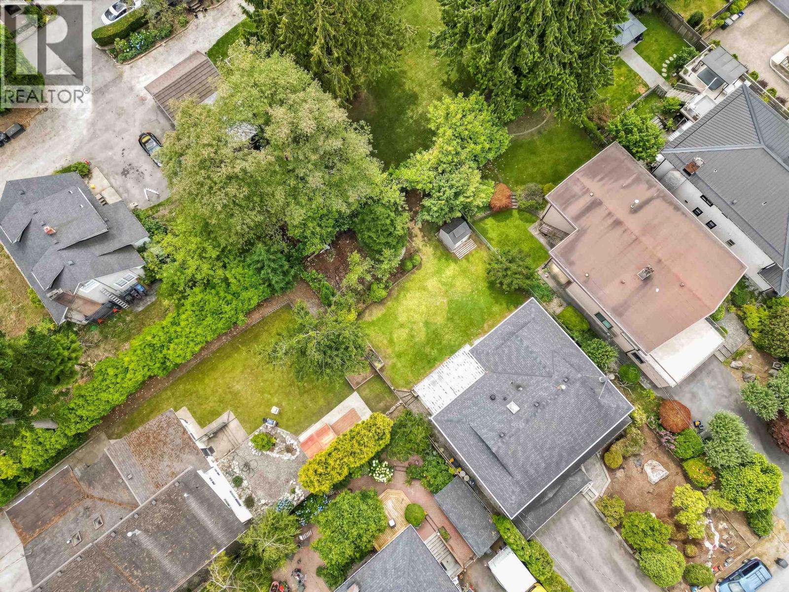 Photo 32 of 5540 Laurel Street, Burnaby BC
