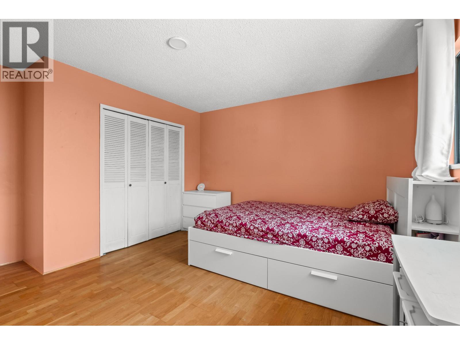 Photo 11 of 5540 Laurel Street, Burnaby BC