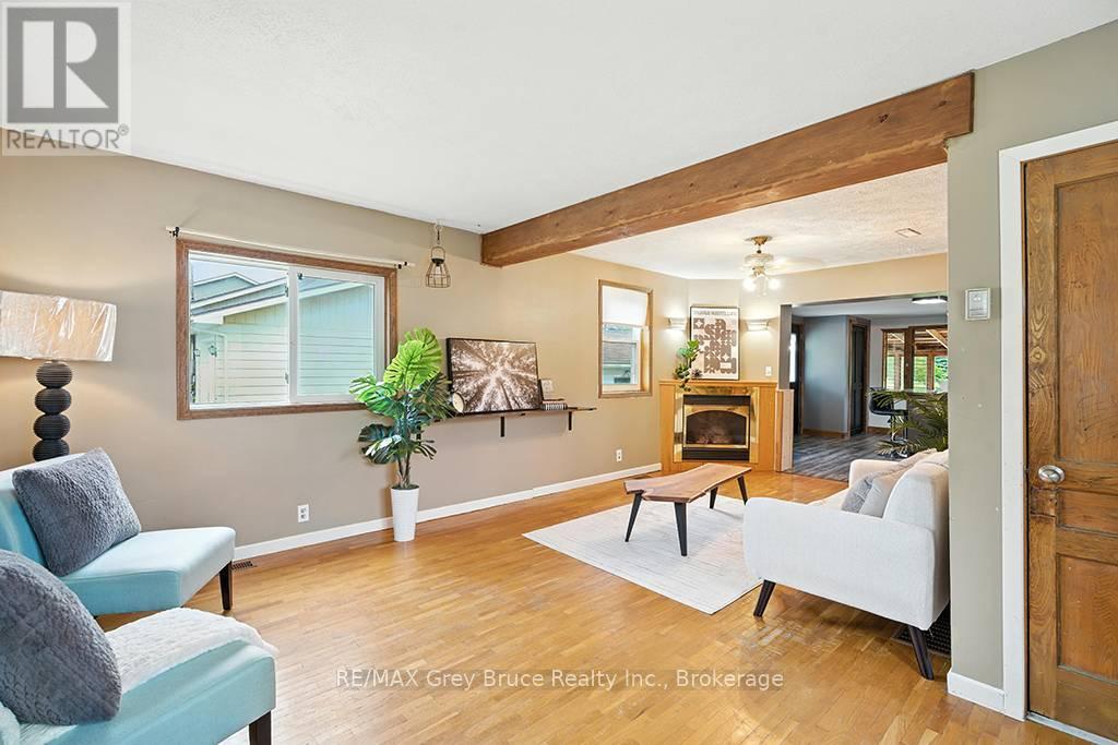 Photo 8 of 1857 6th Avenue E, Owen Sound ON