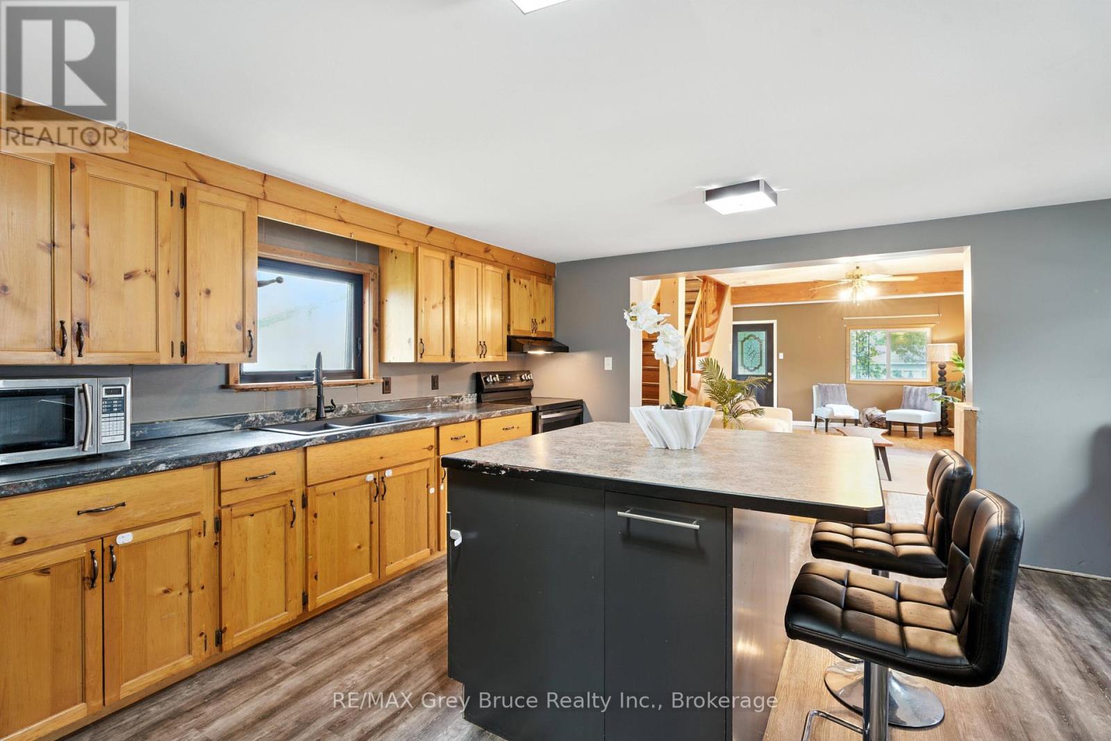Photo 34 of 1857 6th Avenue E, Owen Sound ON