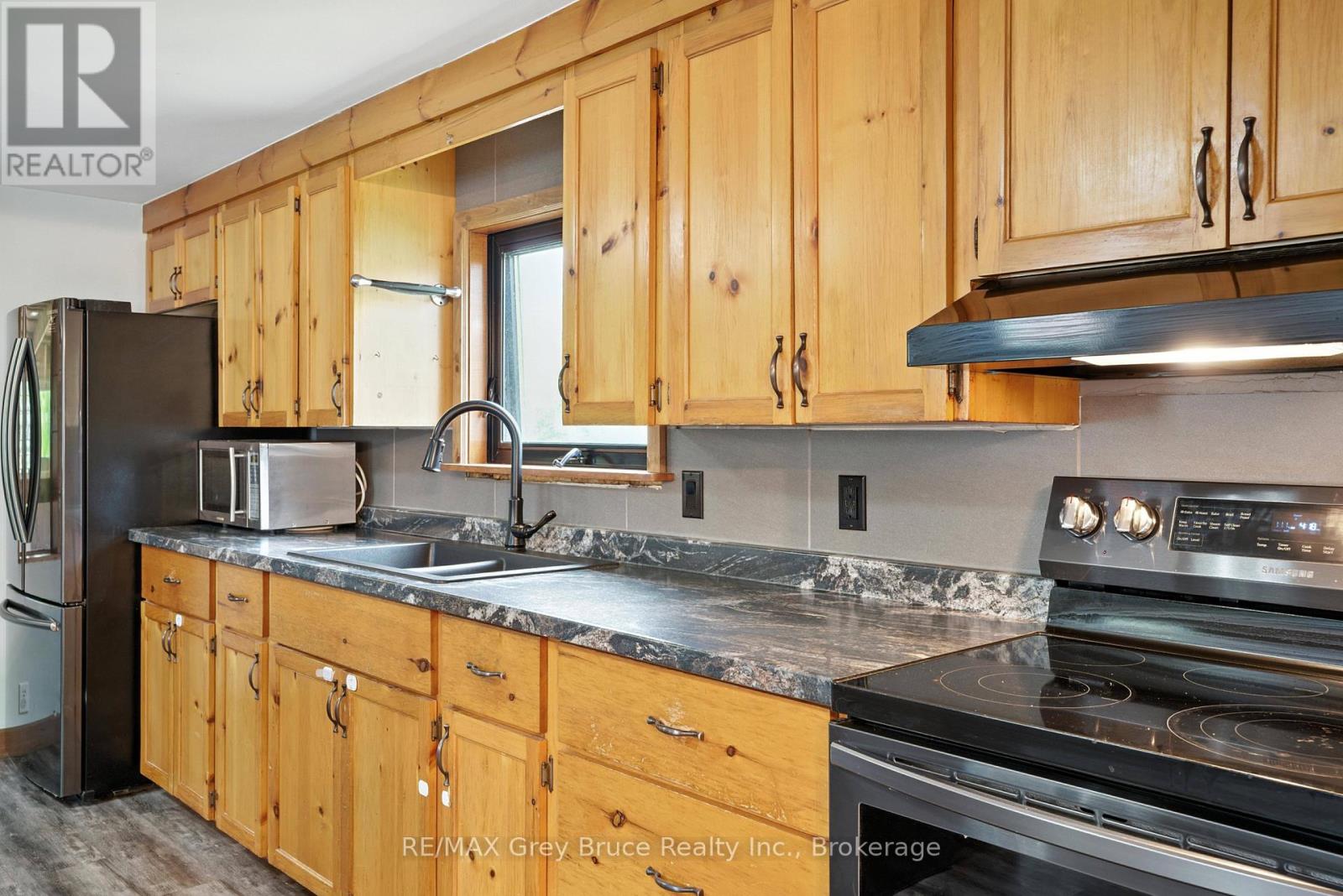Photo 23 of 1857 6th Avenue E, Owen Sound ON