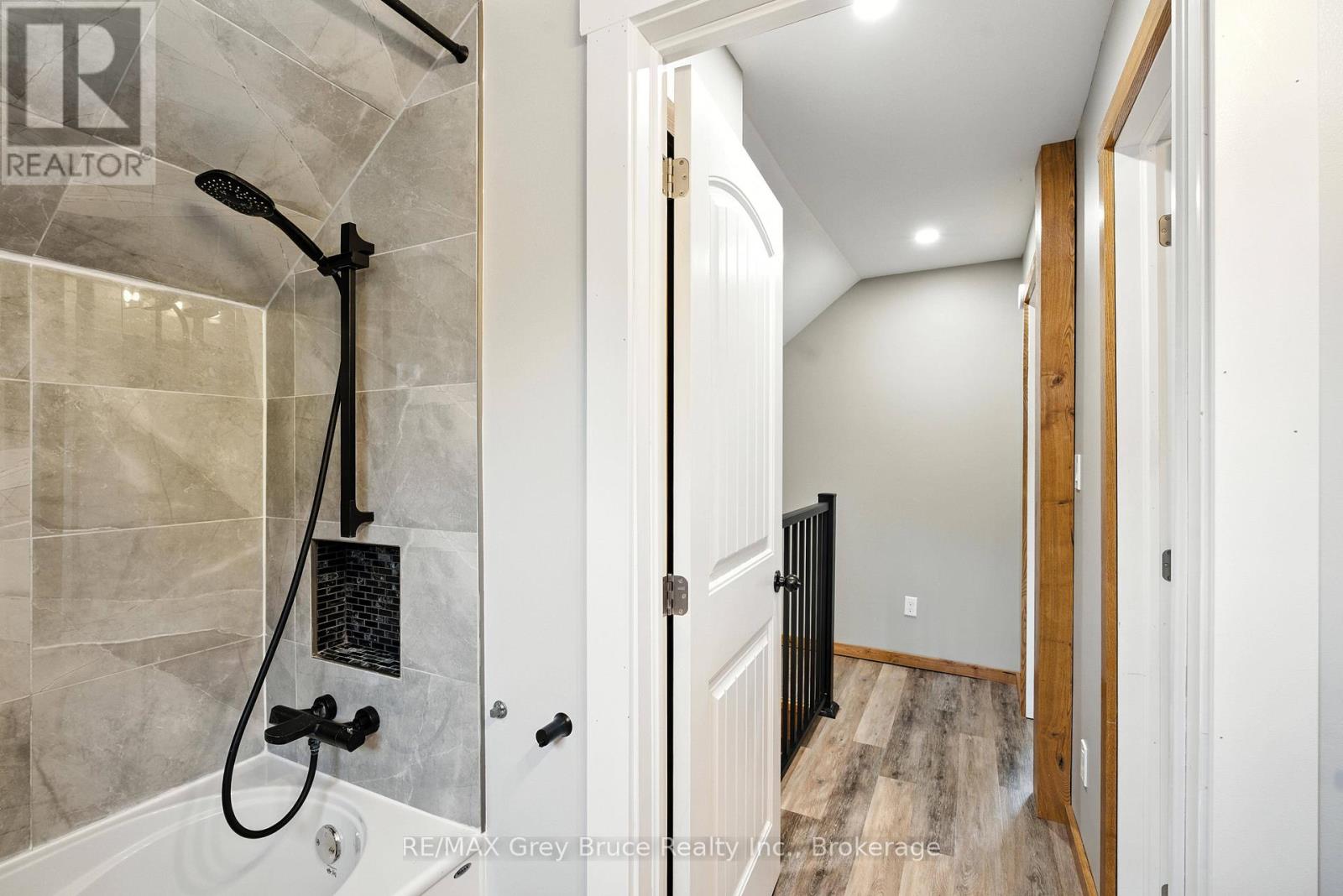Photo 21 of 1857 6th Avenue E, Owen Sound ON