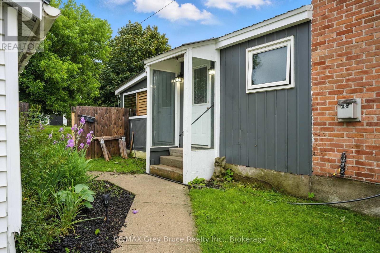 Photo 20 of 1857 6th Avenue E, Owen Sound ON