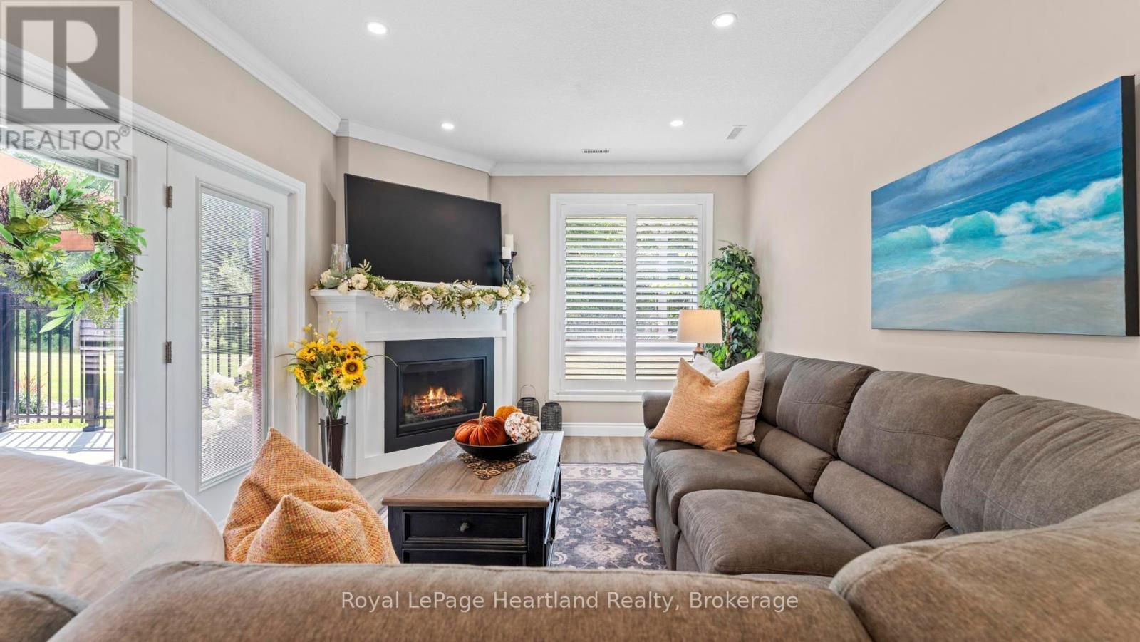 Photo 13 of 50 Bayfield Mews Lane, Bluewater ON