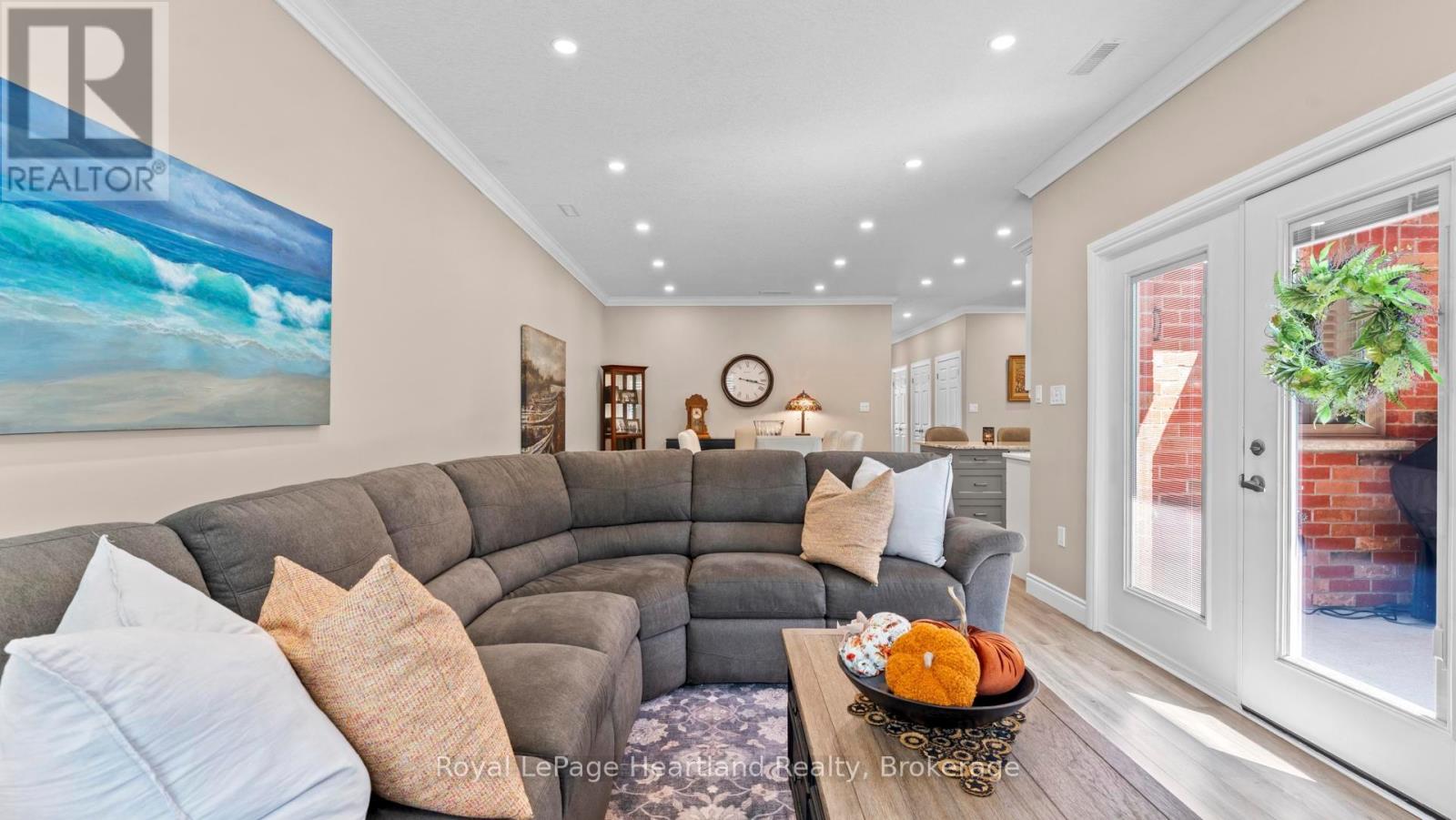 Photo 21 of 50 Bayfield Mews Lane, Bluewater ON