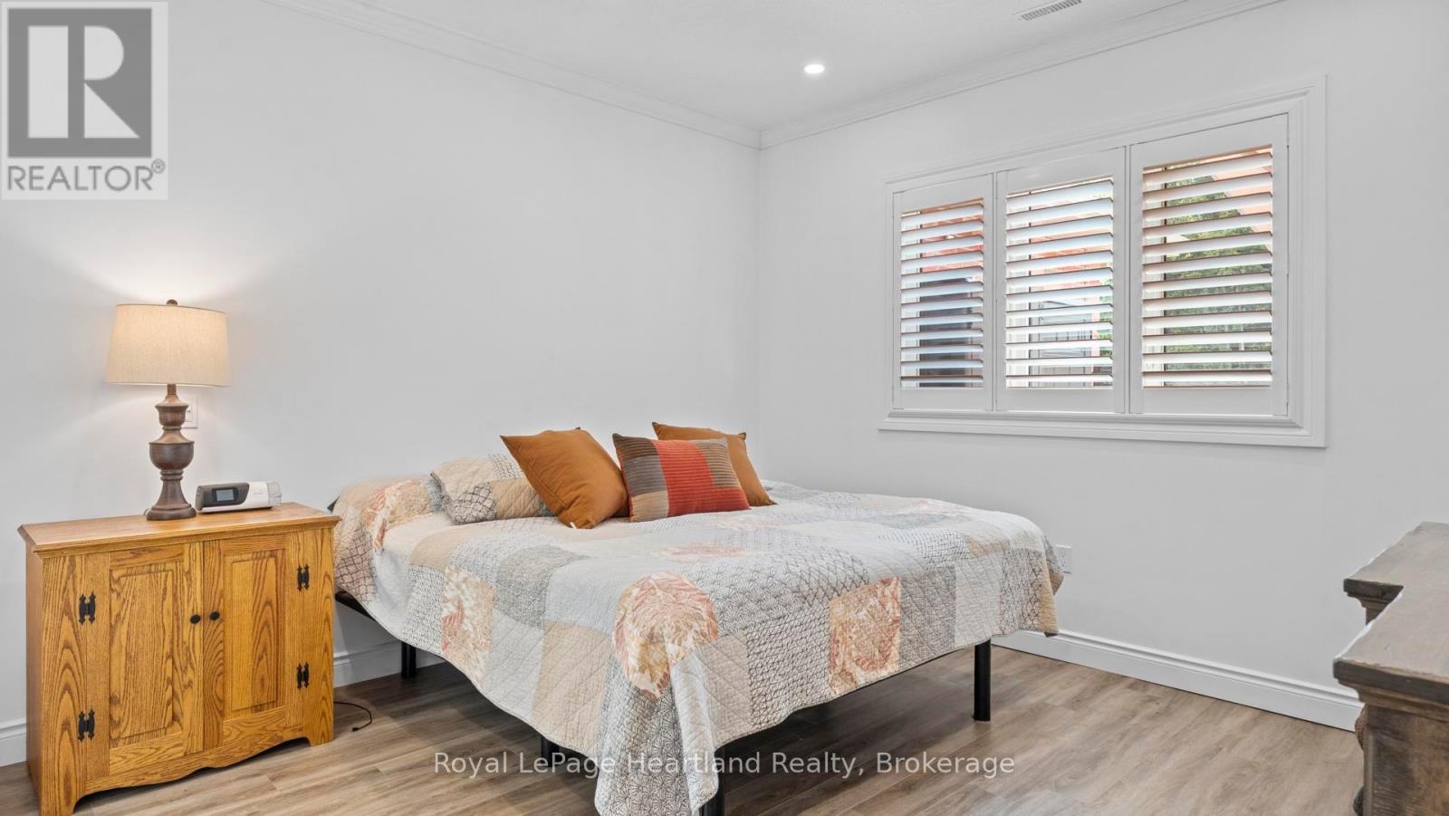 Photo 9 of 50 Bayfield Mews Lane, Bluewater ON