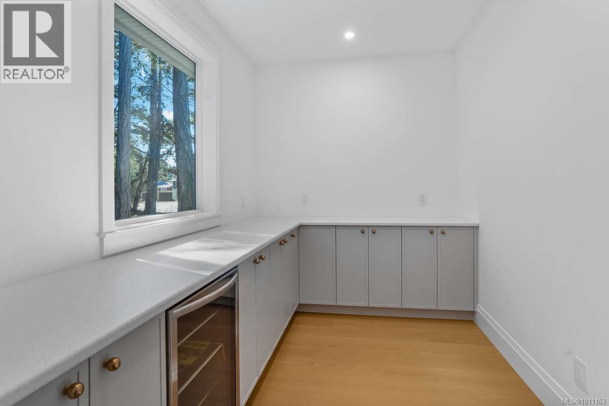 Photo 18 of 7436 Lantzville Rd, Lantzville BC