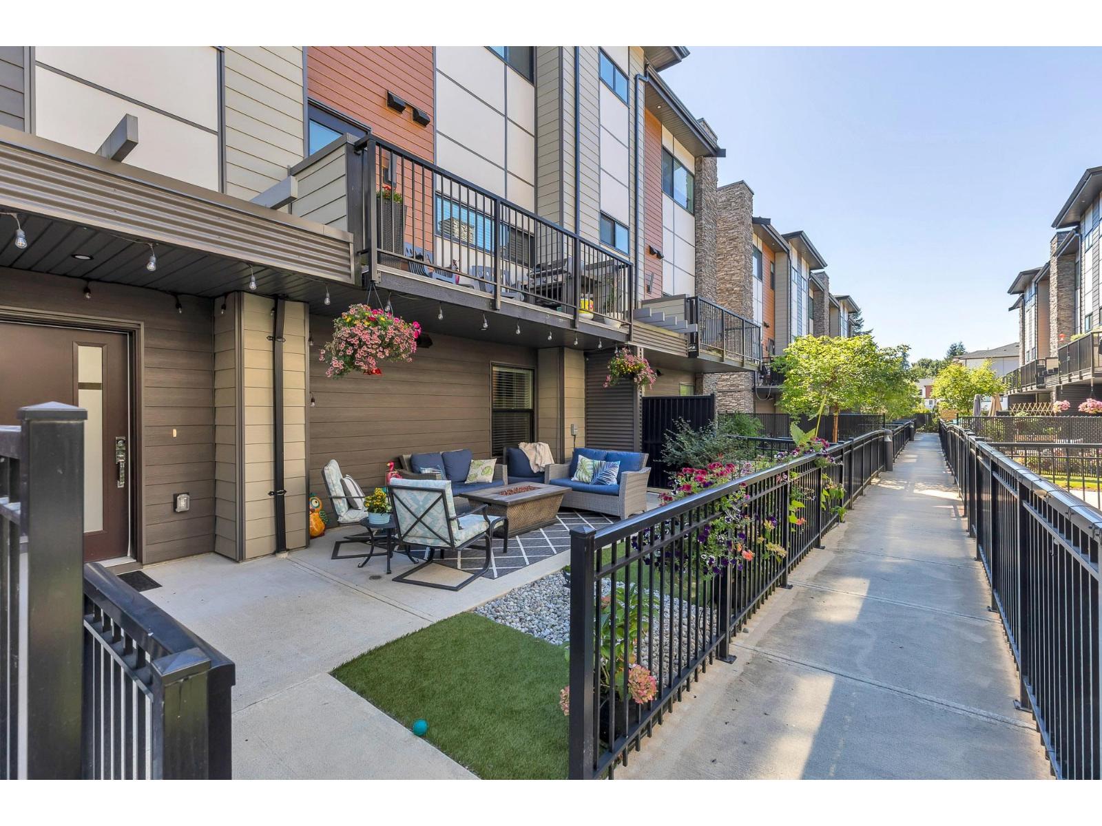 Photo 25 of 45 33209 Cherry Avenue, Mission BC