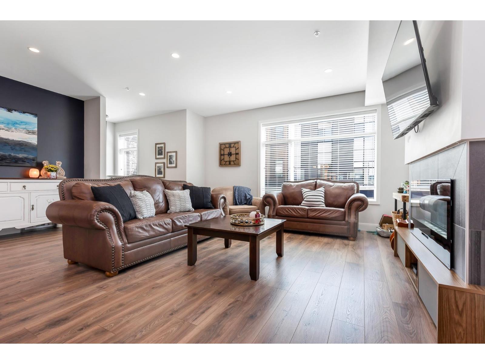Photo 11 of 45 33209 Cherry Avenue, Mission BC