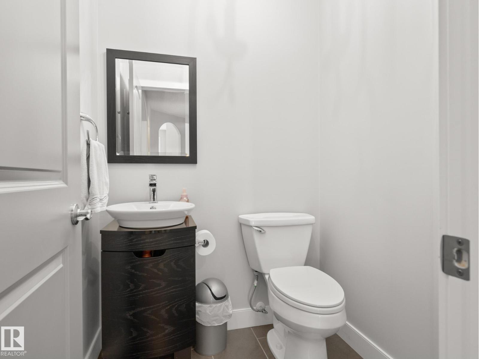Photo 31 of 8816 208 St Nw, Edmonton AB
