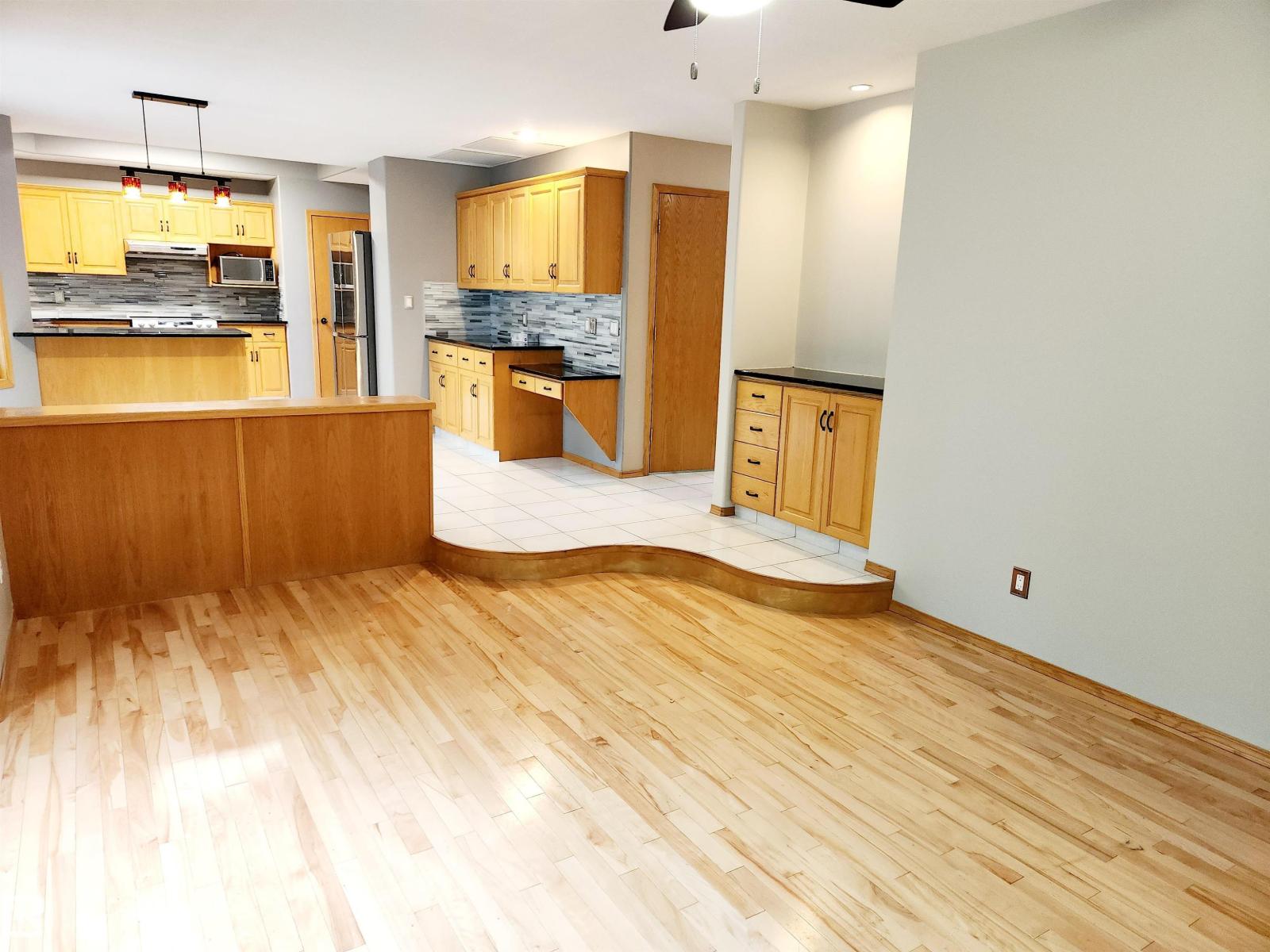 Photo 17 of 1509 Wellwood Wy Nw, Edmonton AB
