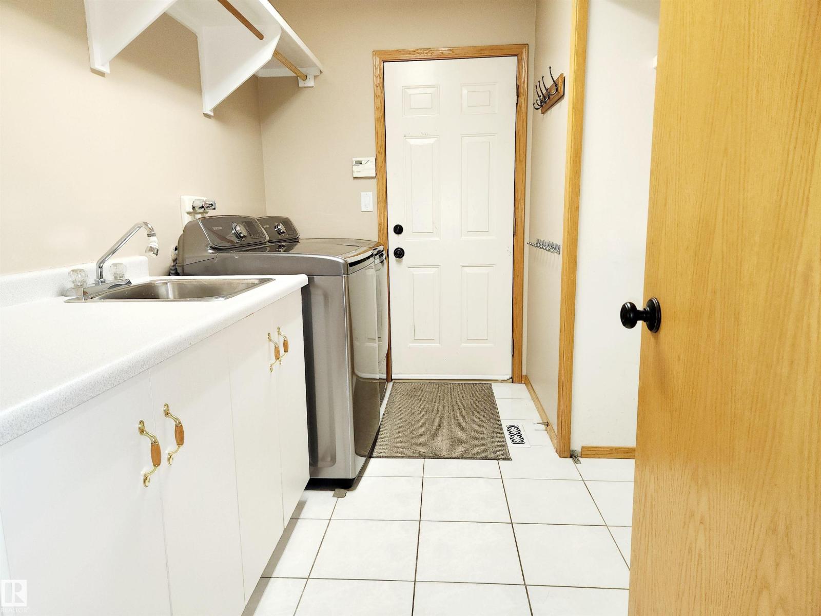 Photo 20 of 1509 Wellwood Wy Nw, Edmonton AB