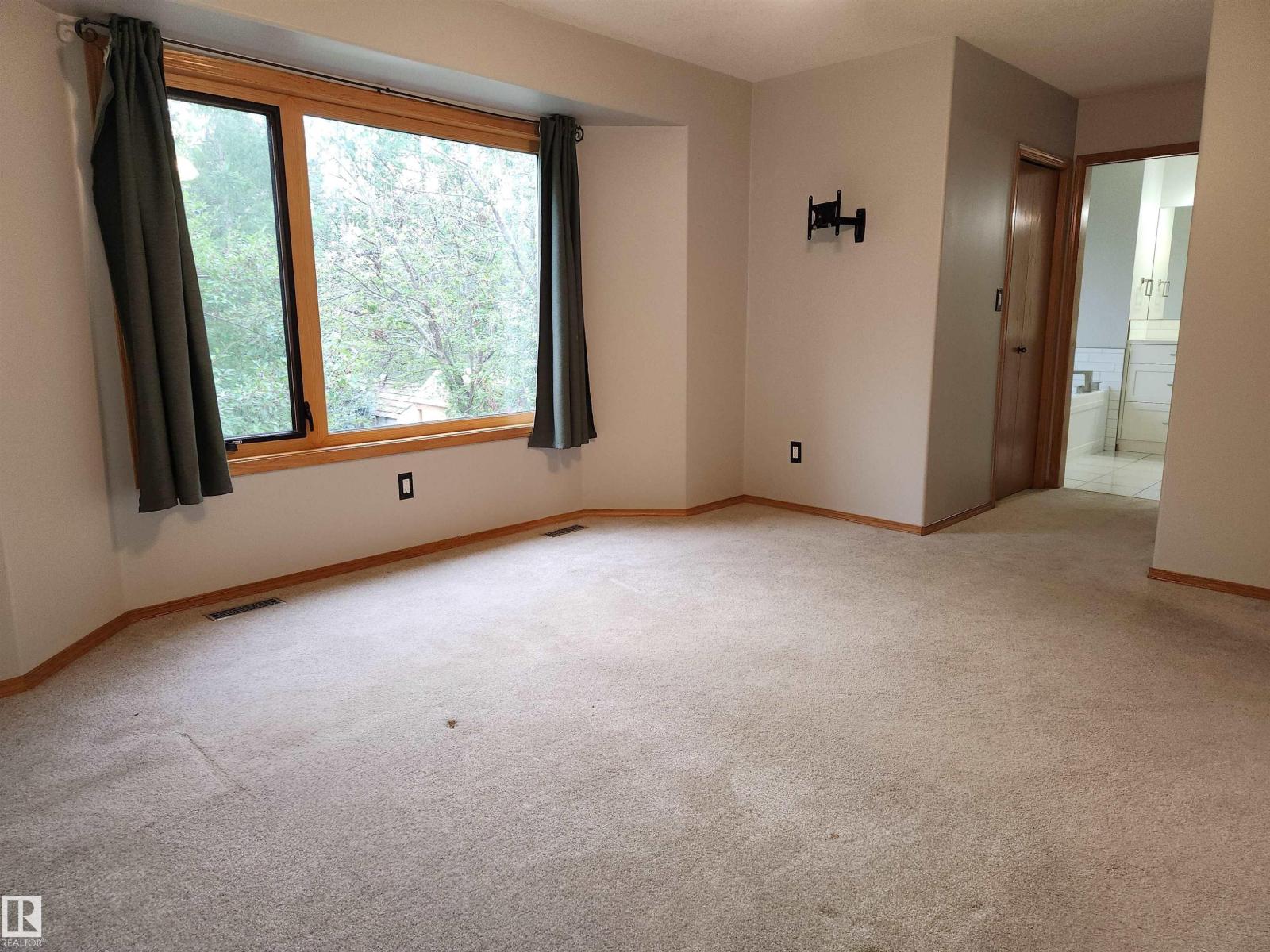 Photo 22 of 1509 Wellwood Wy Nw, Edmonton AB