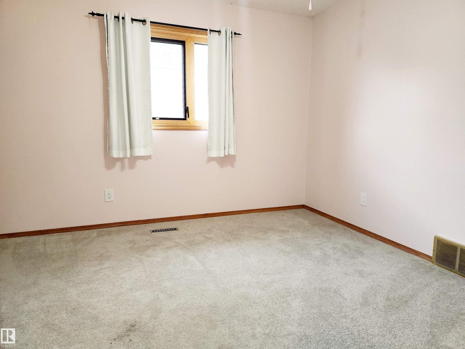 Photo 28 of 1509 Wellwood Wy Nw, Edmonton AB