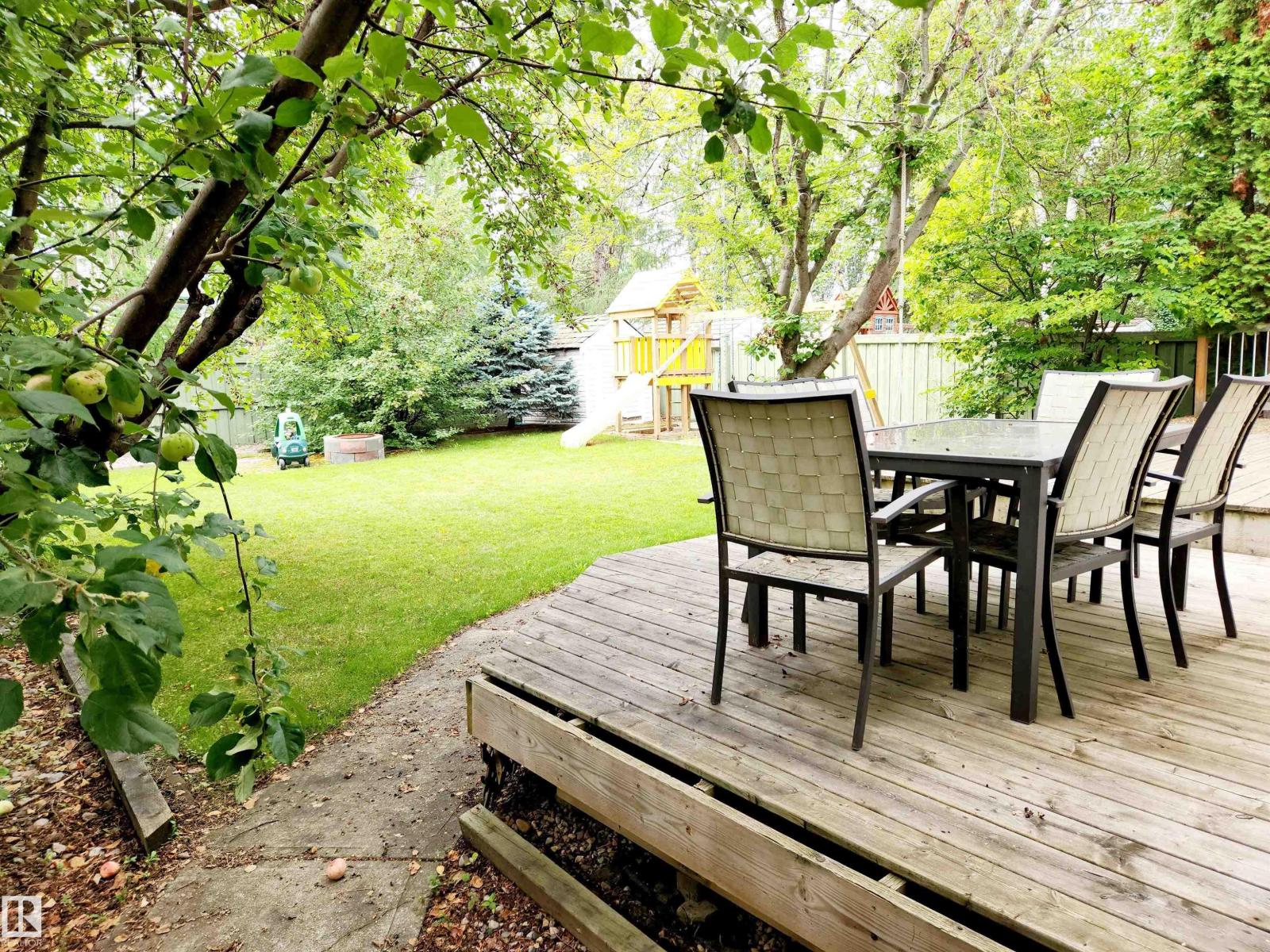 Photo 39 of 1509 Wellwood Wy Nw, Edmonton AB
