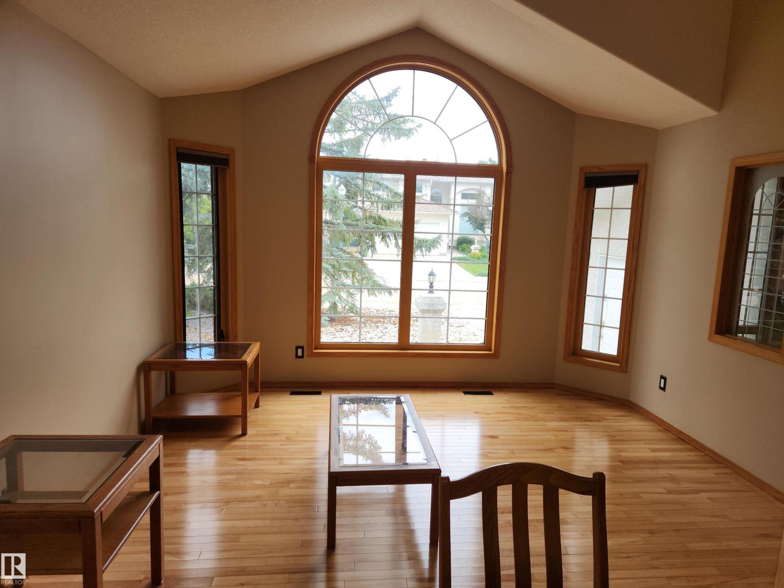 Photo 4 of 1509 Wellwood Wy Nw, Edmonton AB