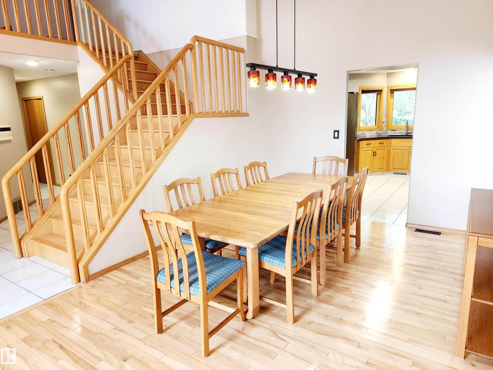 Photo 6 of 1509 Wellwood Wy Nw, Edmonton AB