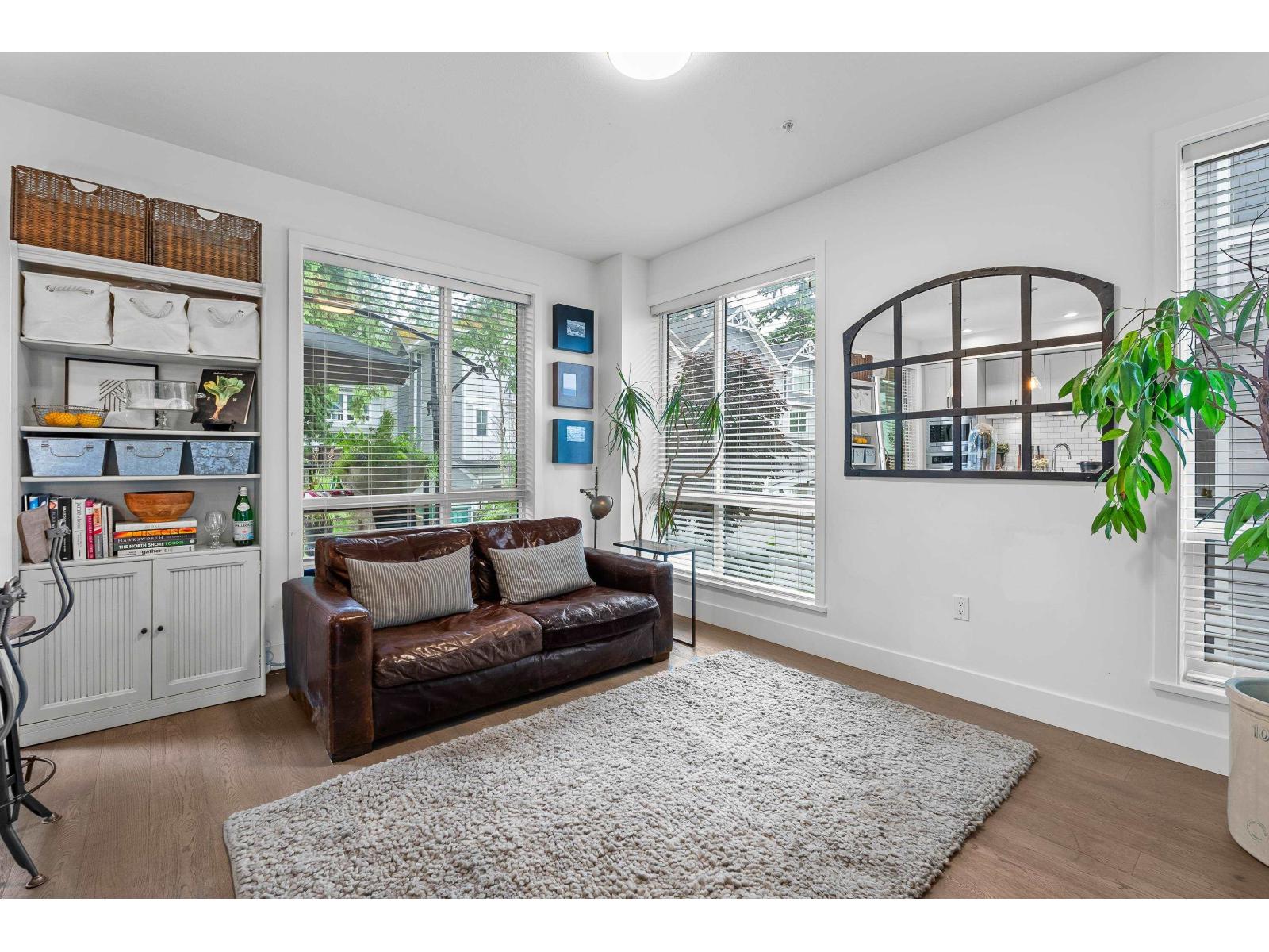 Photo 16 of 53 15775 Mountain View Drive, Surrey BC