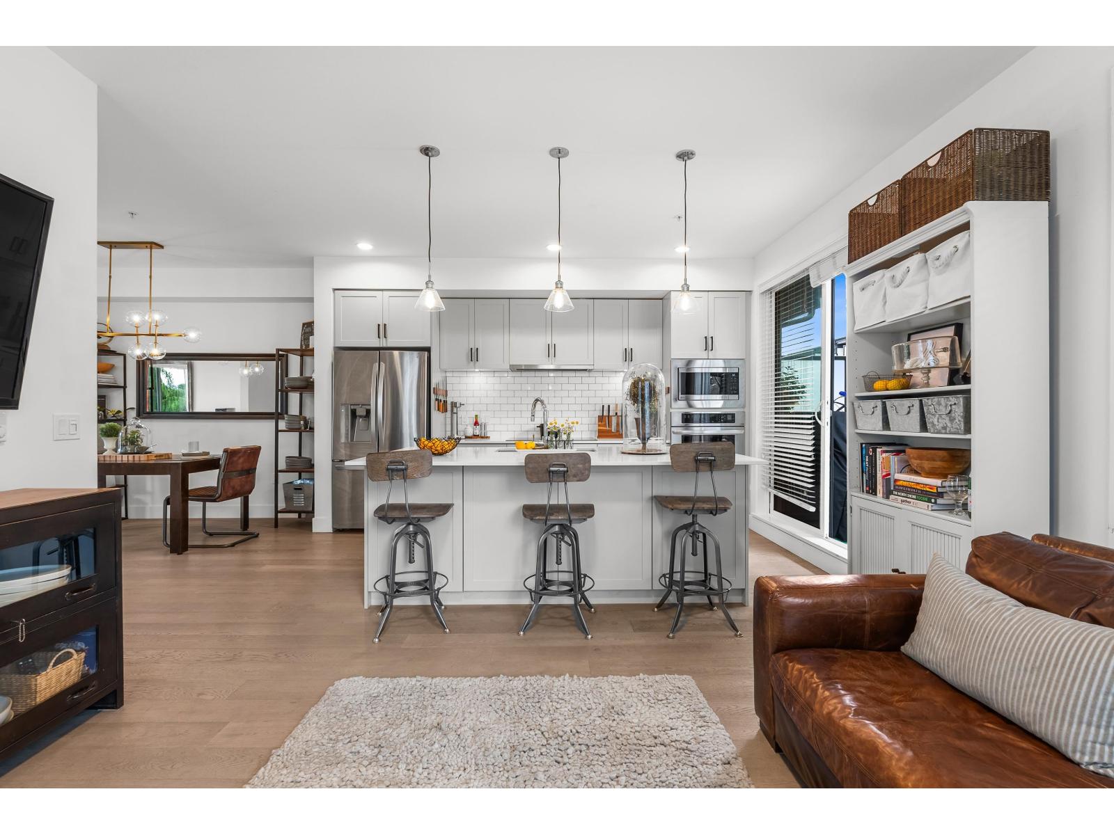 Photo 32 of 53 15775 Mountain View Drive, Surrey BC