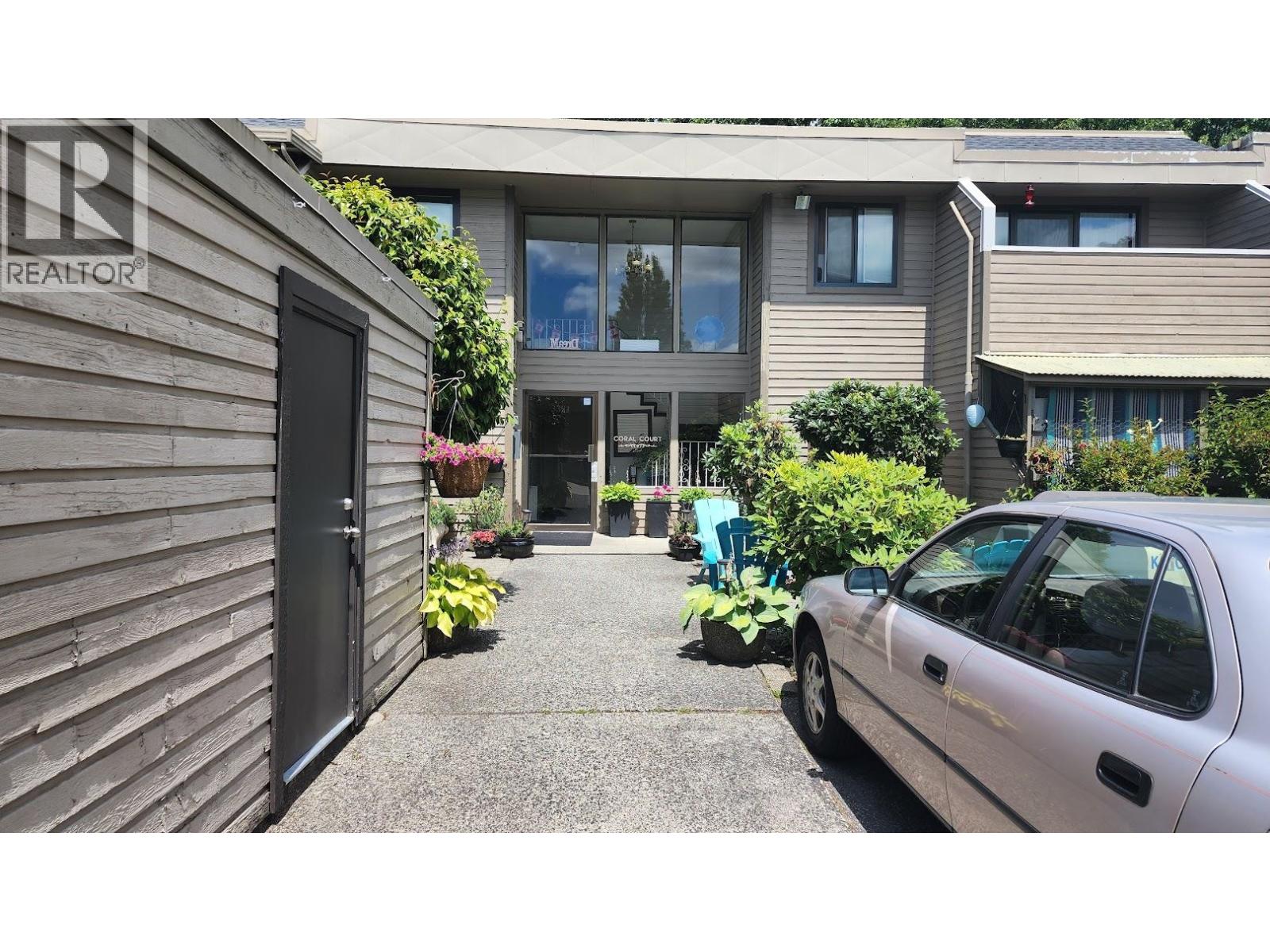 Photo 2 of 204 3391 Springfield Drive, Richmond BC