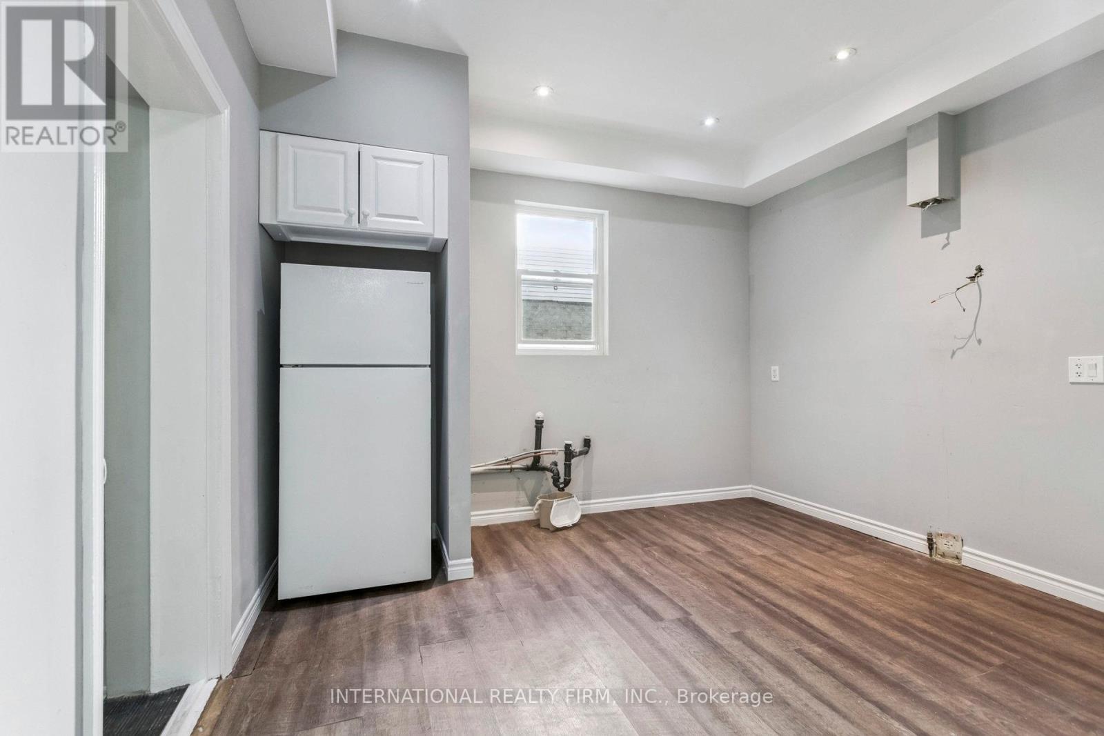 Photo 4 of 54 Marlborough Street, Brantford ON