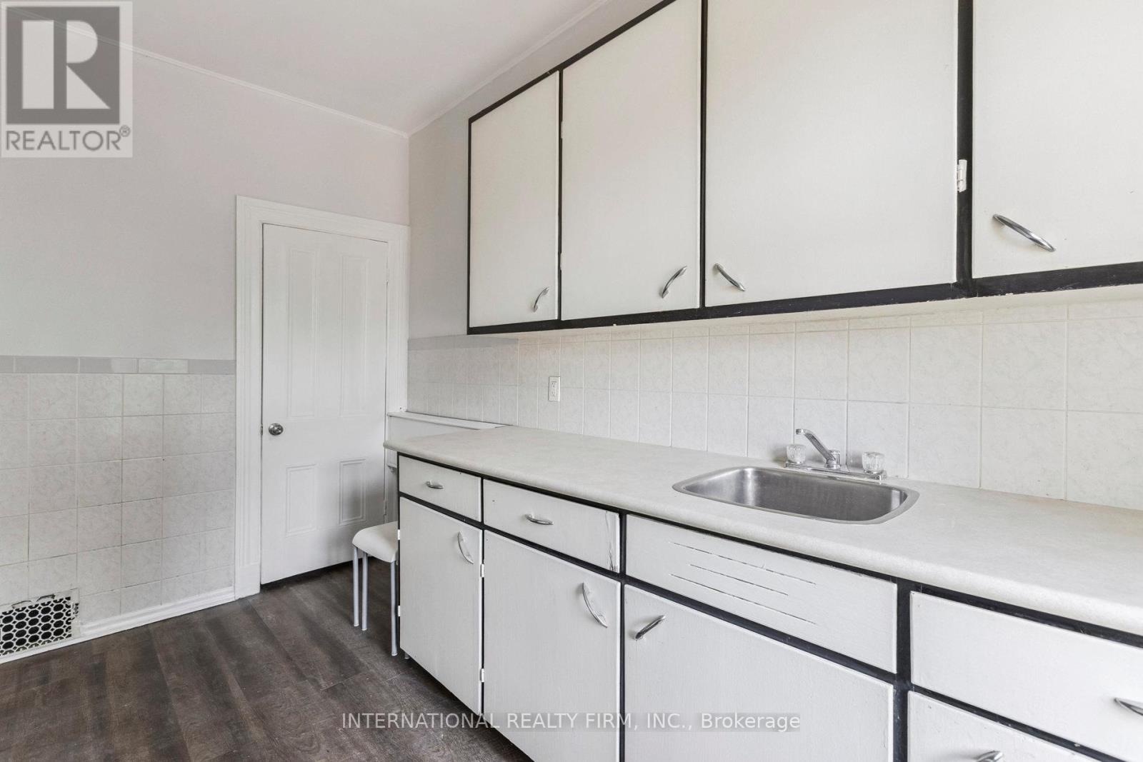 Photo 24 of 54 Marlborough Street, Brantford ON