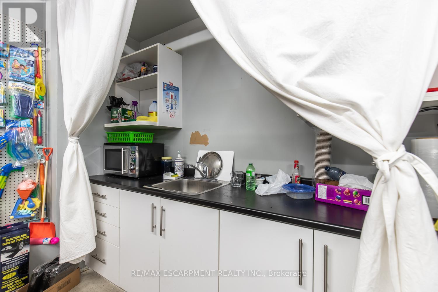 Photo 1 of 2340 King Street E, Hamilton ON