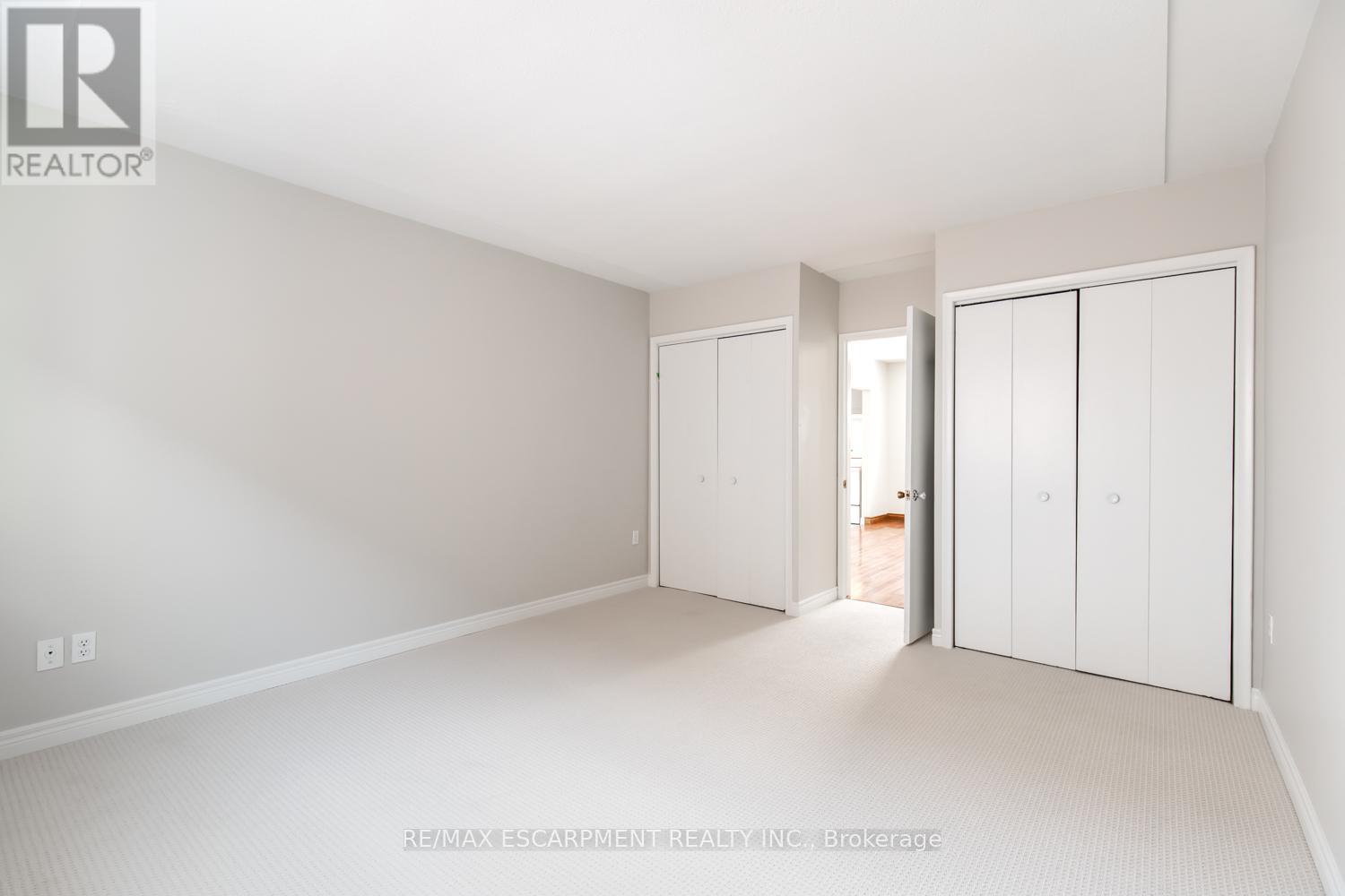 Photo 14 of 2340 King Street E, Hamilton ON