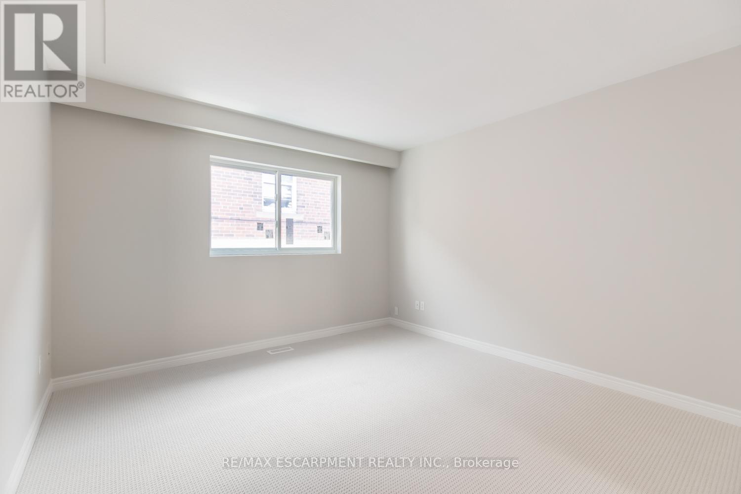 Photo 40 of 2340 King Street E, Hamilton ON