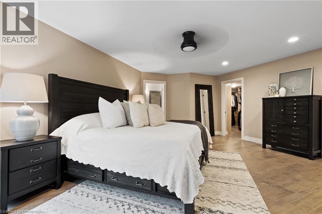 Photo 8 of 1103 Crofton Way, Burlington ON