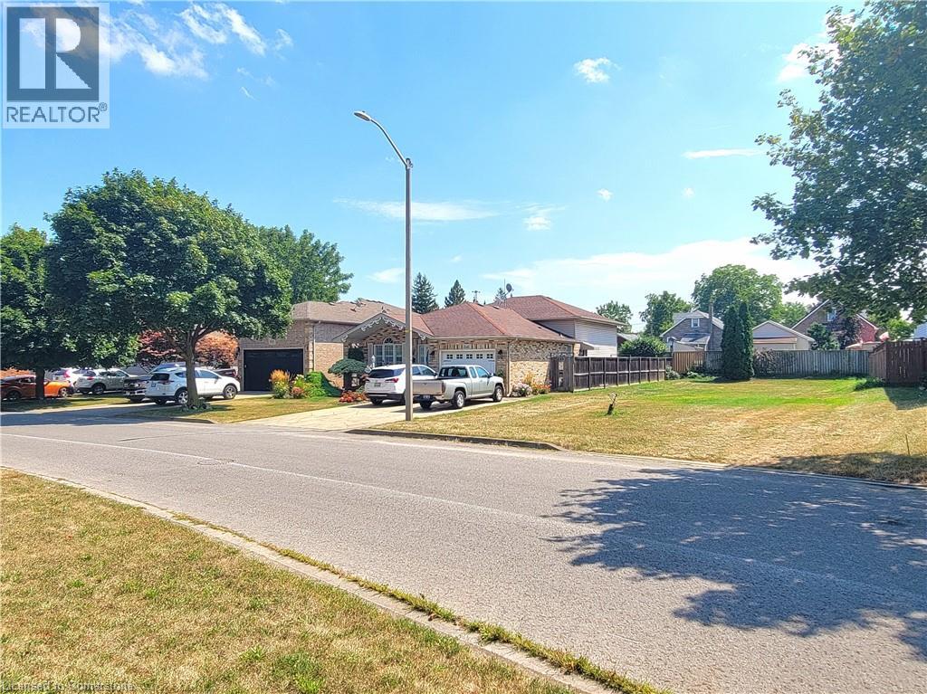 Photo 1 of 6554 Harper Drive, Niagara Falls ON