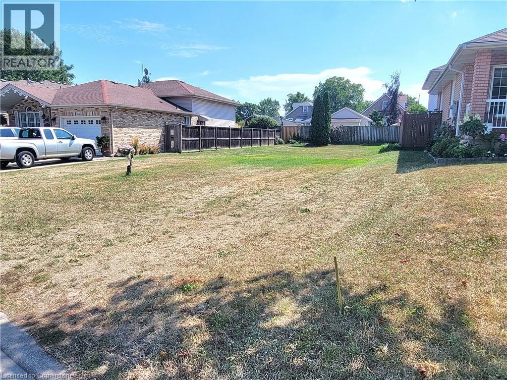 Photo 10 of 6554 Harper Drive, Niagara Falls ON