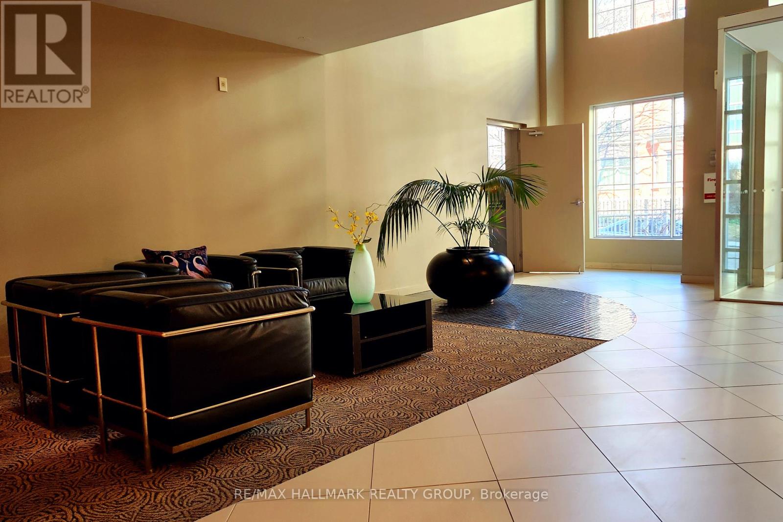 Photo 8 of 209 138 Somerset Street W, Ottawa ON